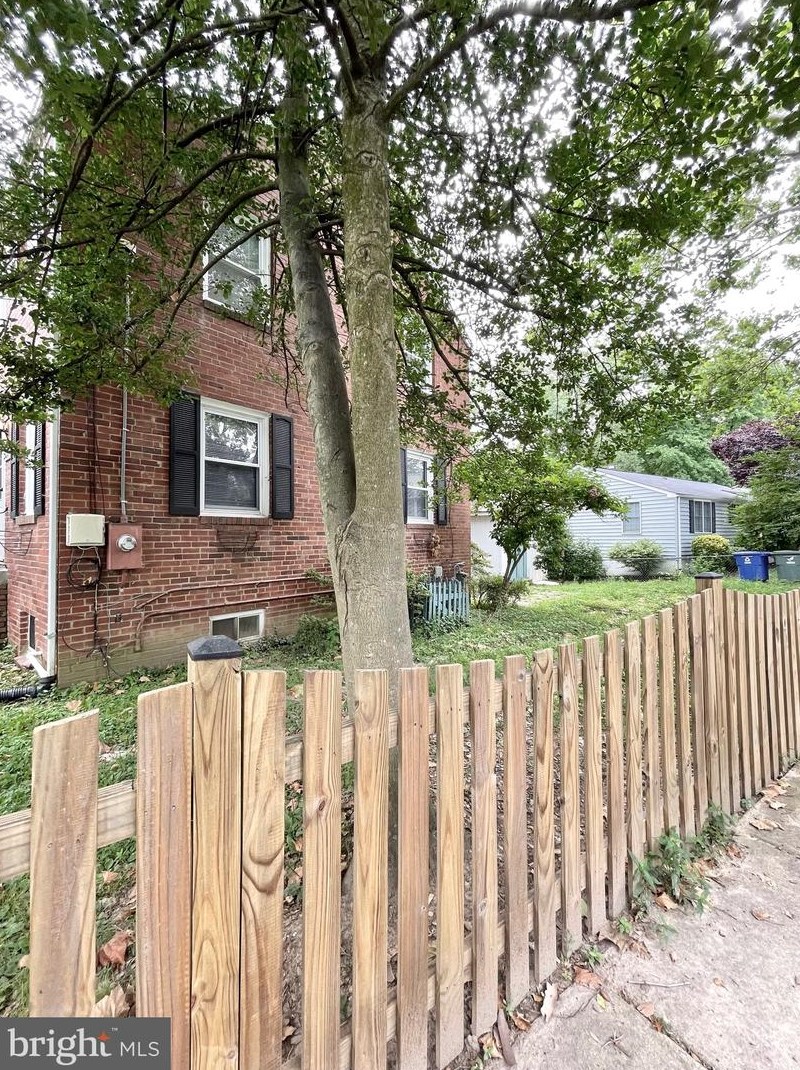 2528 Winchester St, Arlington VA  22213-1719 exterior