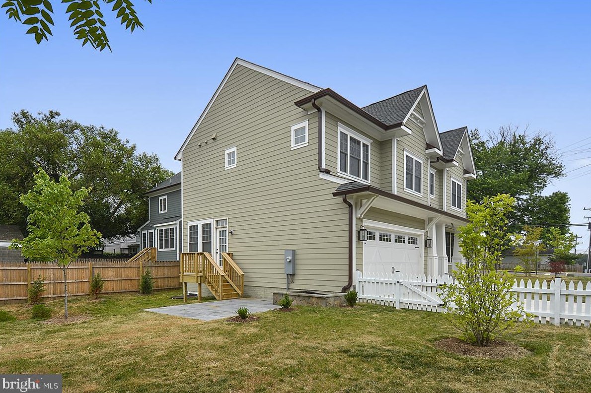 2205 N Edison St, Arlington, VA 22207