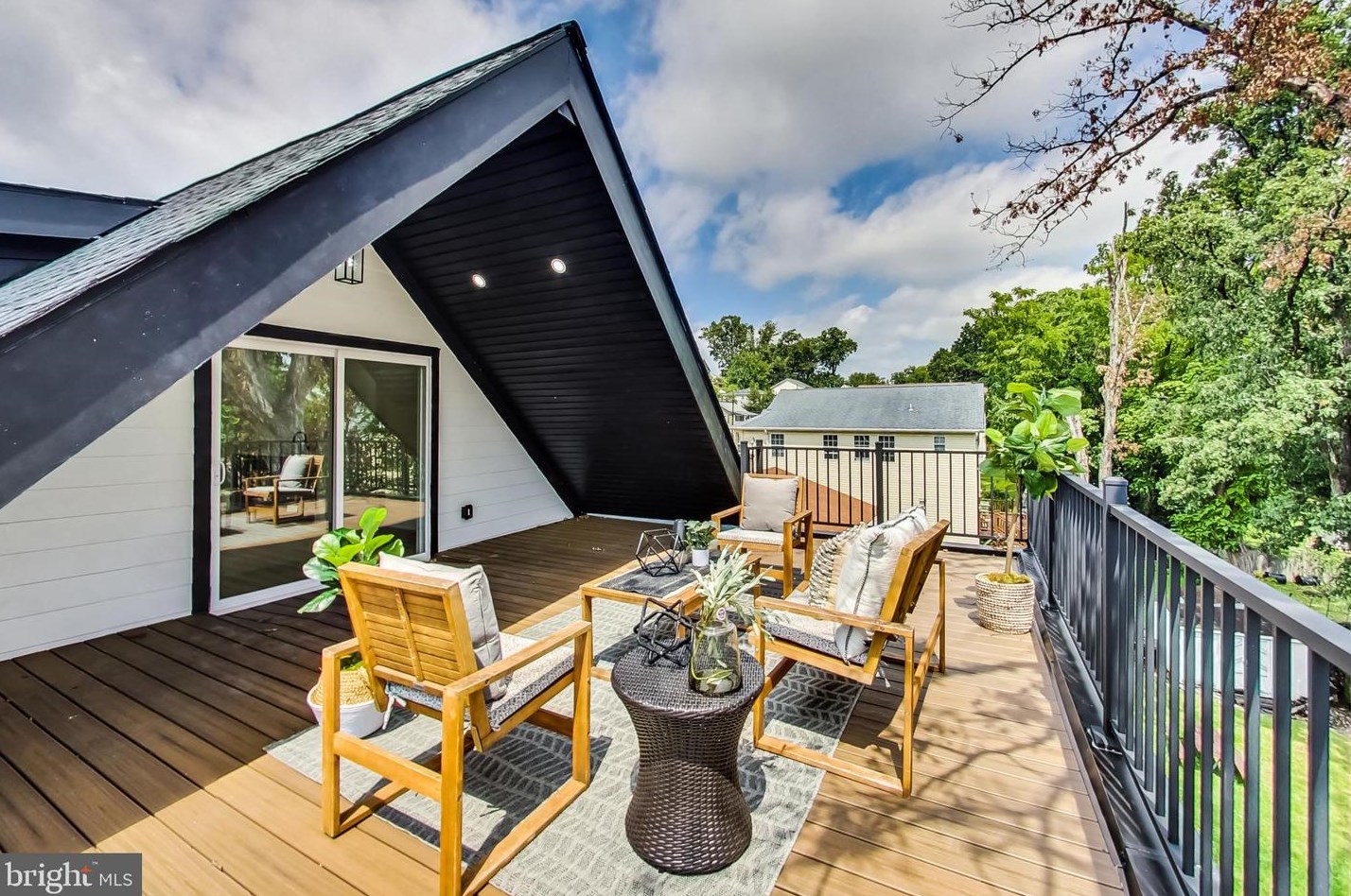 2135 Monroe St, Arlington VA 22204-5104 exterior