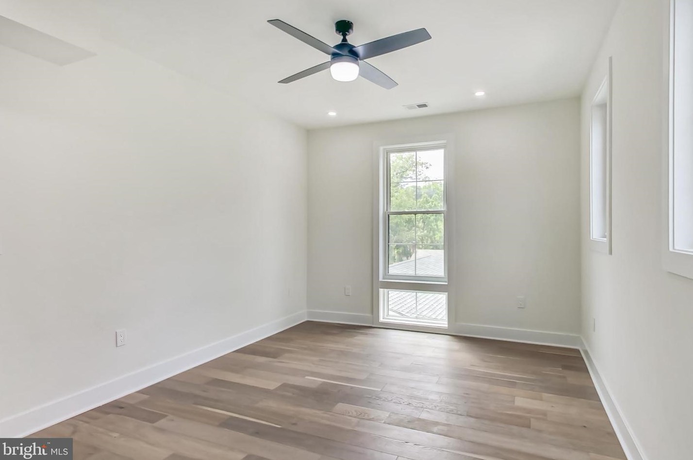 2135 Monroe St, Arlington VA 22204-5104 exterior