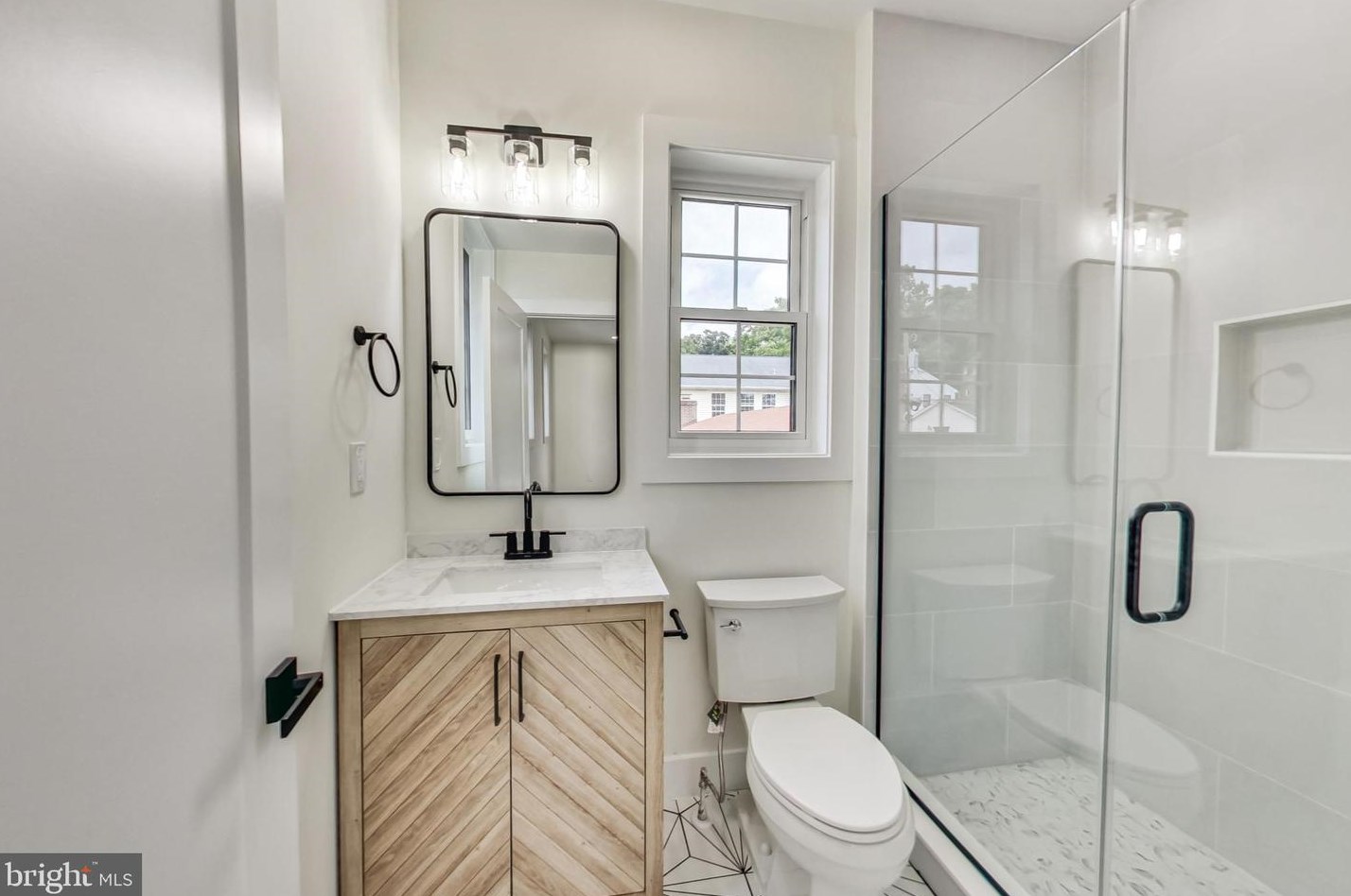 2135 Monroe St, Arlington VA 22204-5104 exterior