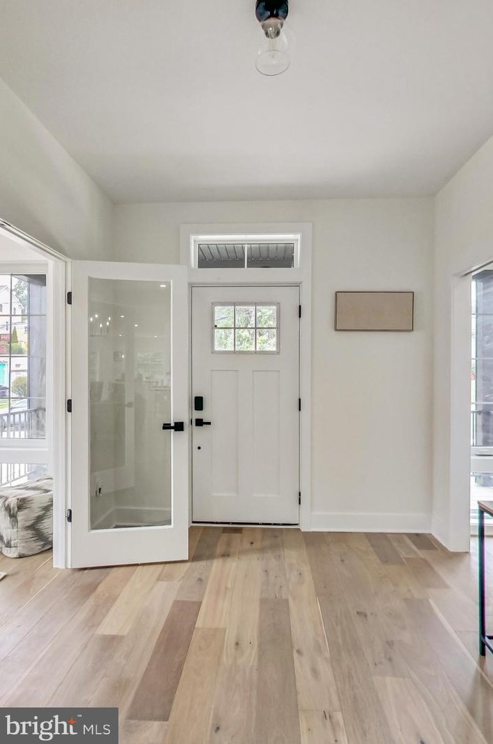 2135 Monroe St, Arlington VA 22204-5104 exterior