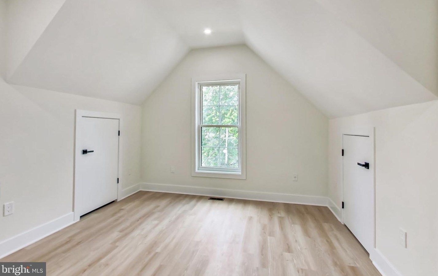 2135 Monroe St, Arlington VA 22204-5104 exterior