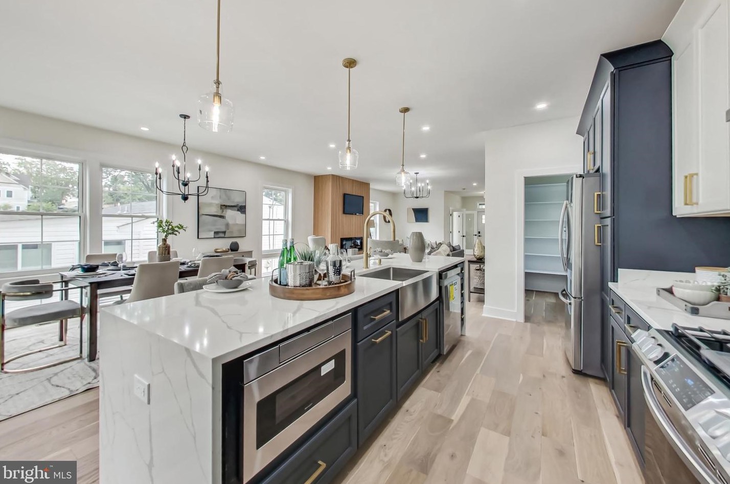 2135 Monroe St, Arlington VA 22204-5104 exterior