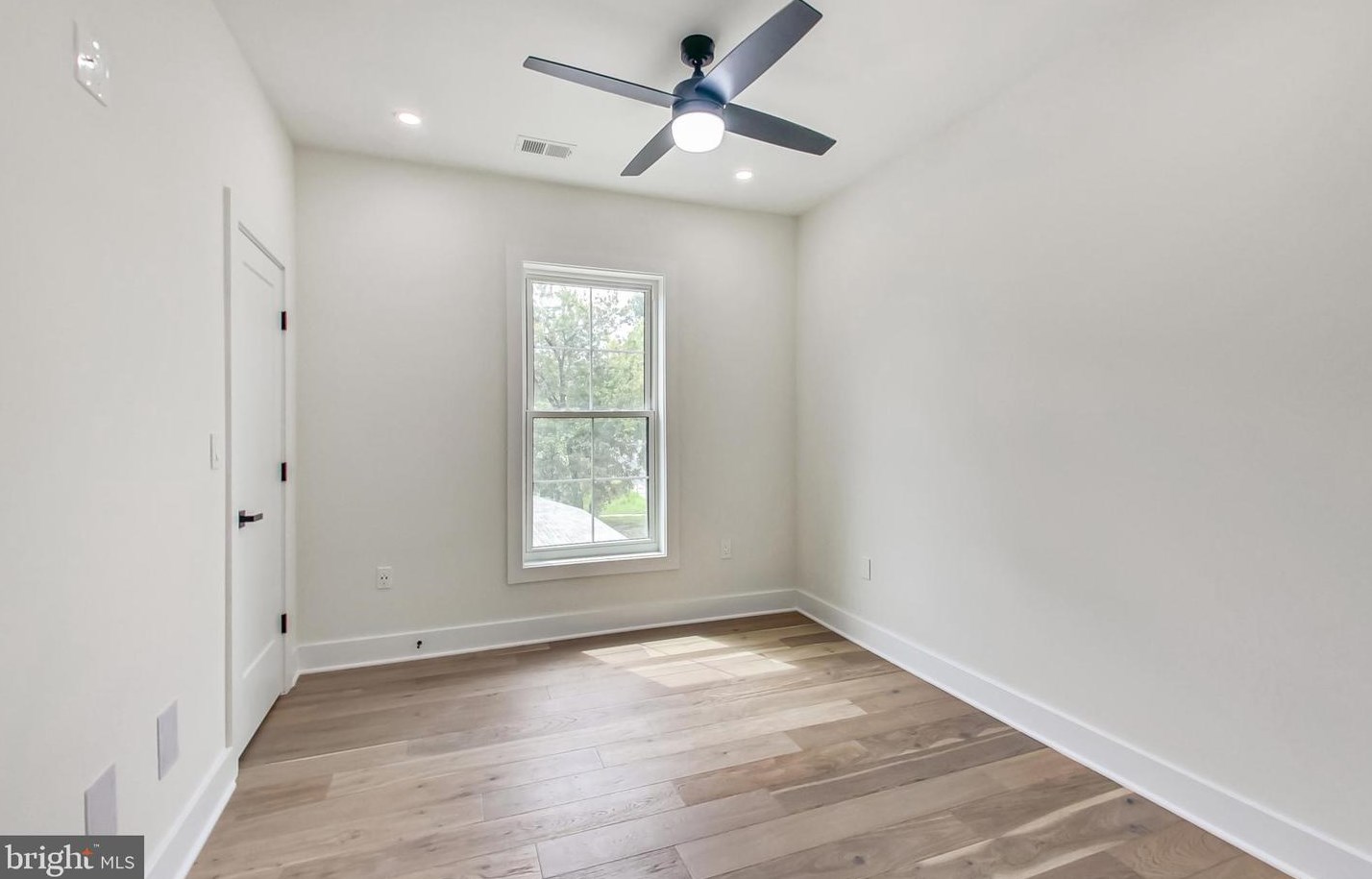 2135 Monroe St, Arlington VA 22204-5104 exterior