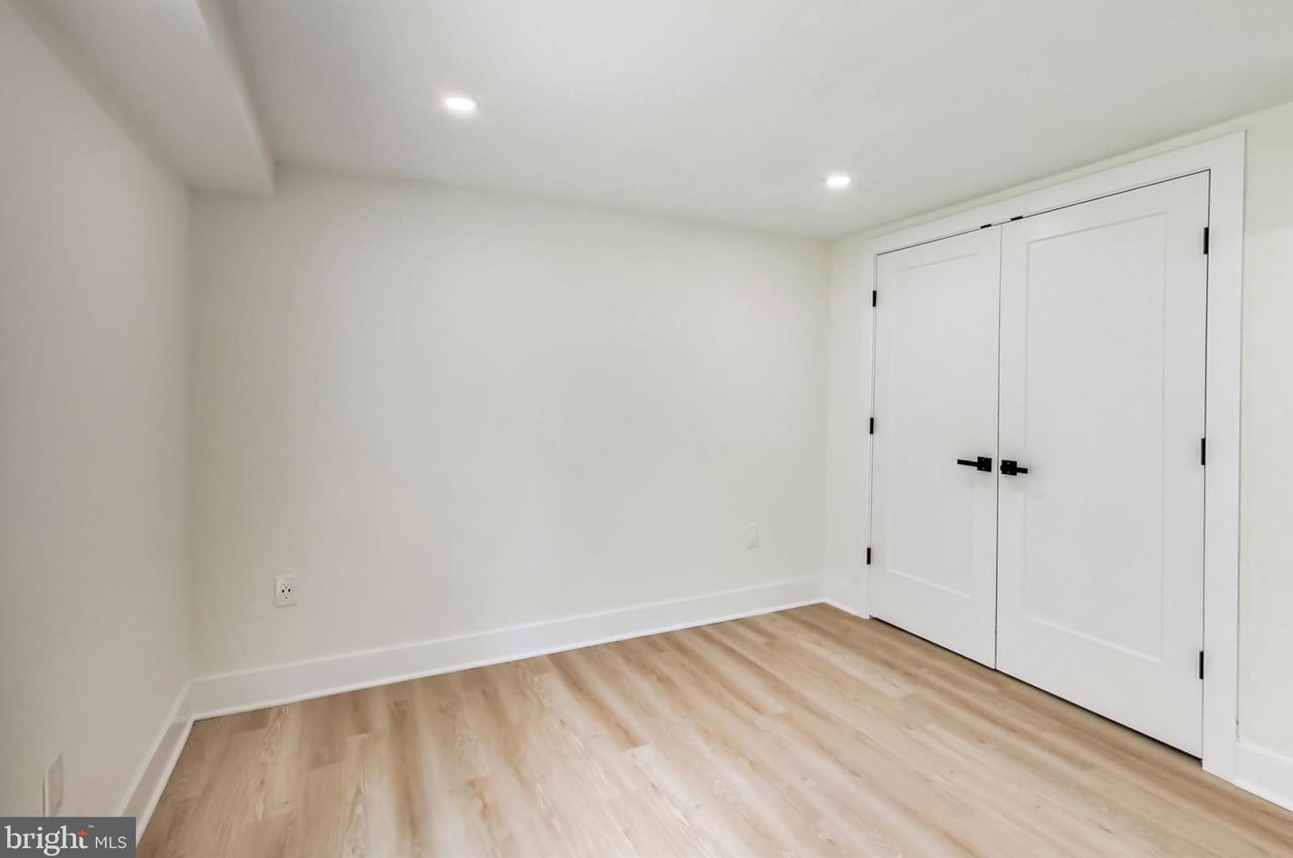 2135 Monroe St, Arlington VA 22204-5104 exterior