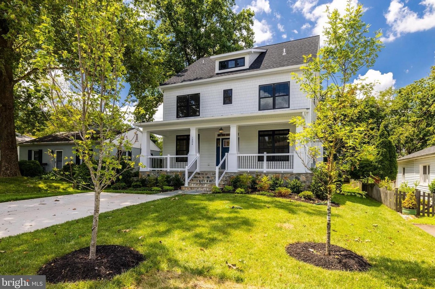1204 Sycamore St, Arlington, VA 22205-1854