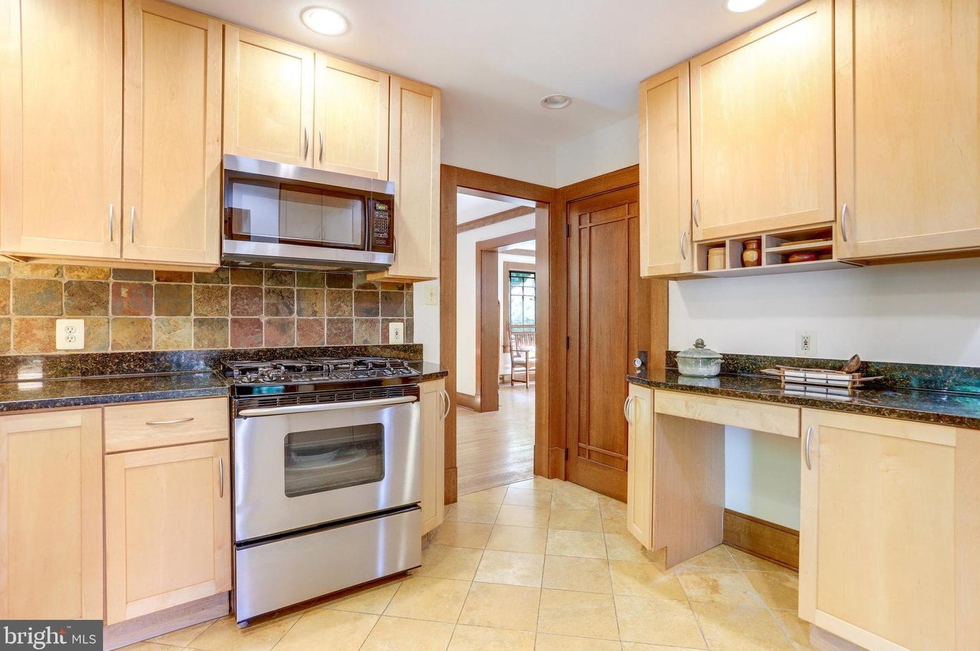 131 Irving St, Arlington VA 22201-1060 exterior