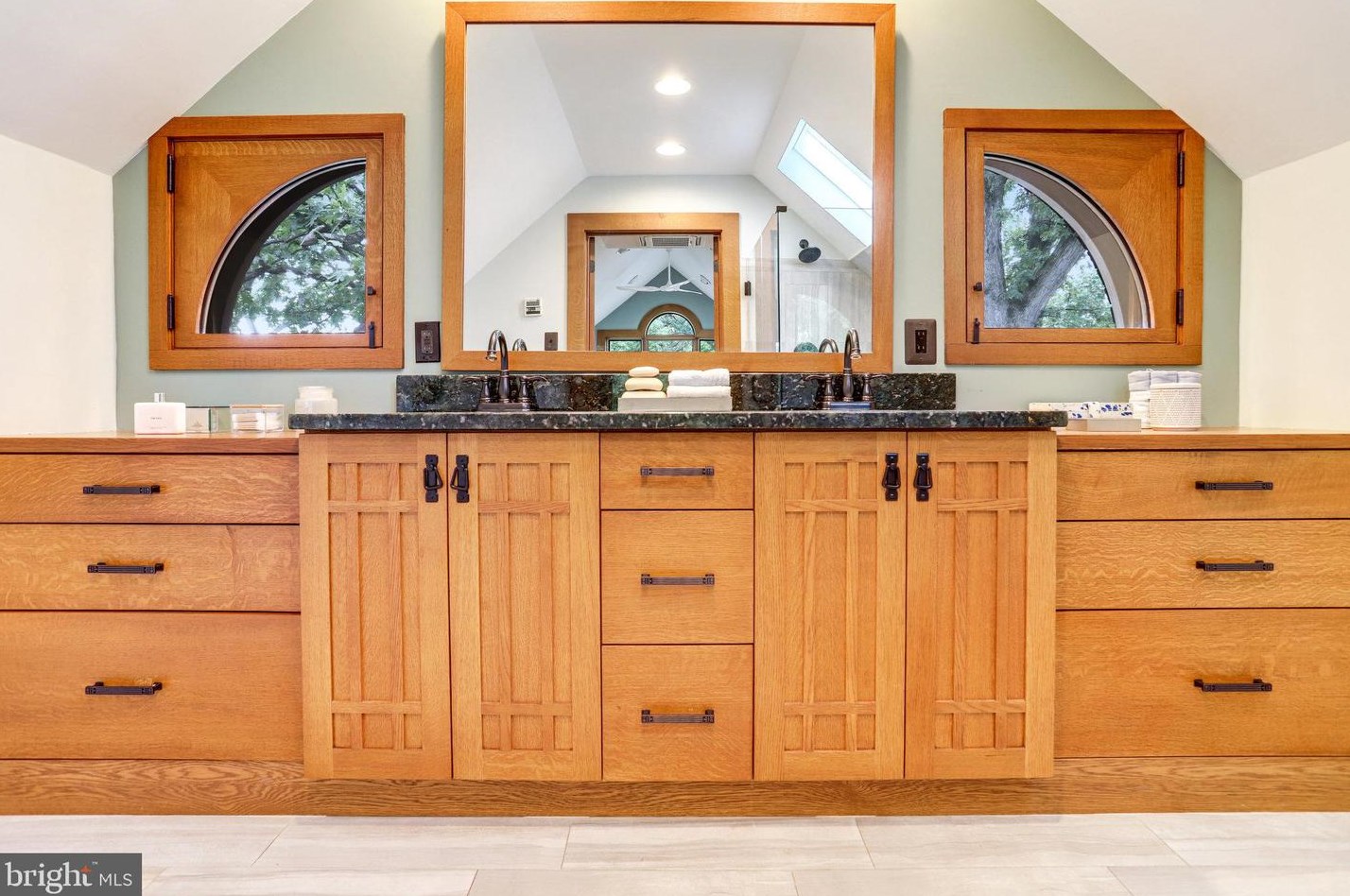 131 Irving St, Arlington VA 22201-1060 exterior