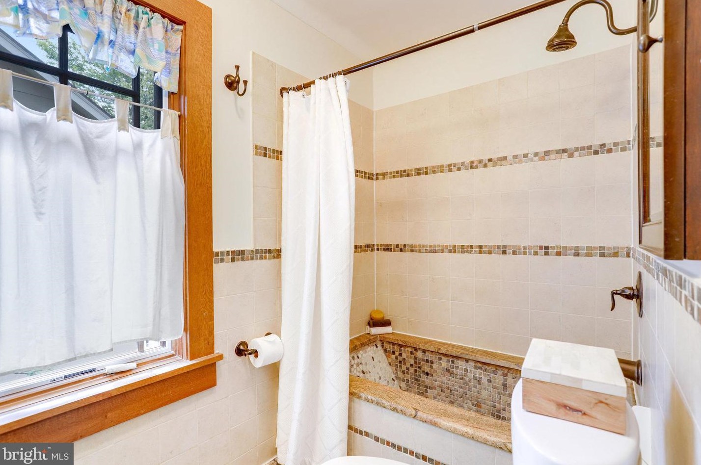 131 Irving St, Arlington VA 22201-1060 exterior