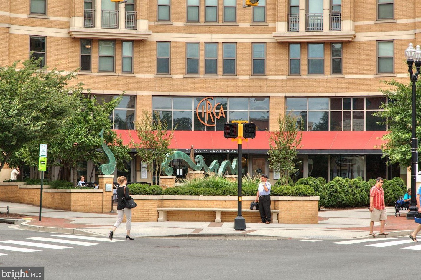 131 Irving St, Arlington VA 22201-1060 exterior