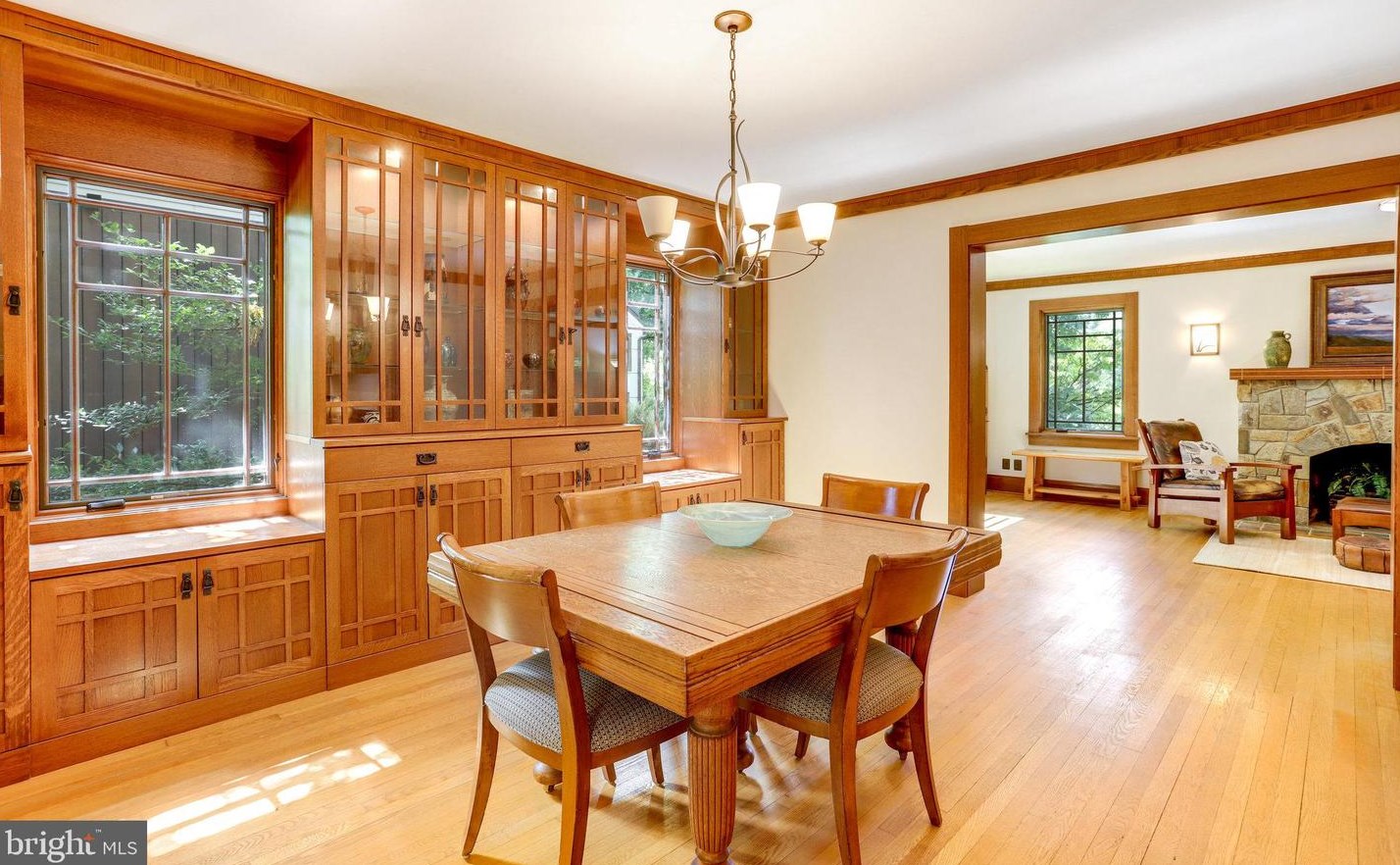 131 Irving St, Arlington VA 22201-1060 exterior