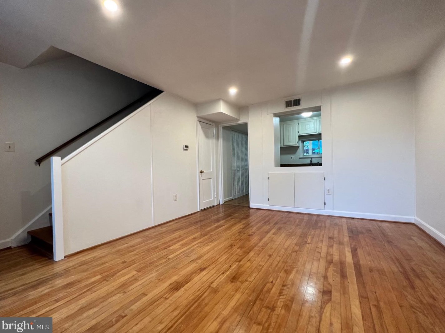 750 S Harrison St, Arlington, VA 22205