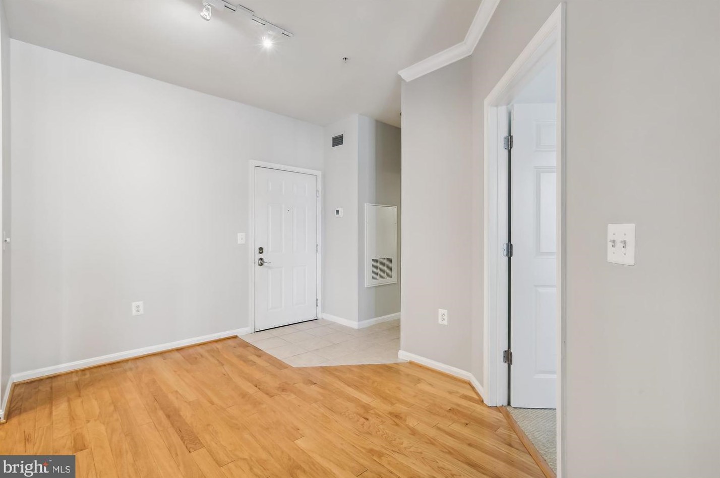 2465 Army Navy Dr #1-308, Arlington, VA