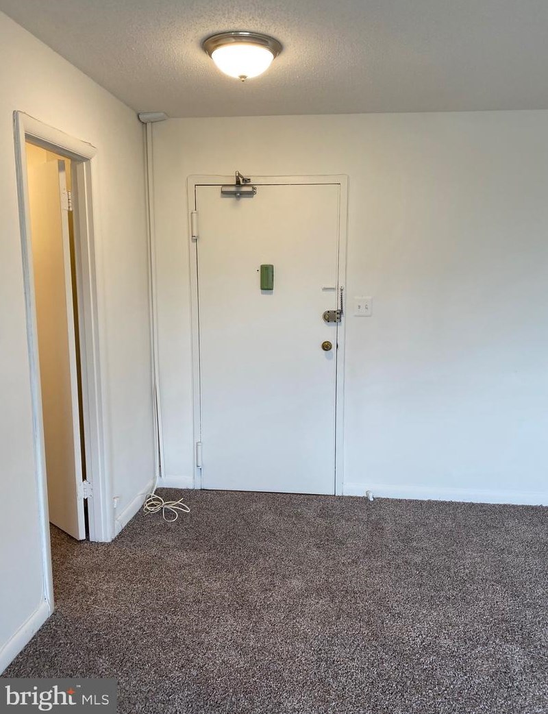 3515 Washington Blvd #406, Arlington, VA 22201