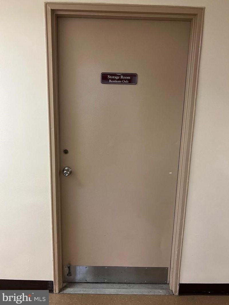 1830 Columbia Pike, Arlington VA  22204-4652 exterior