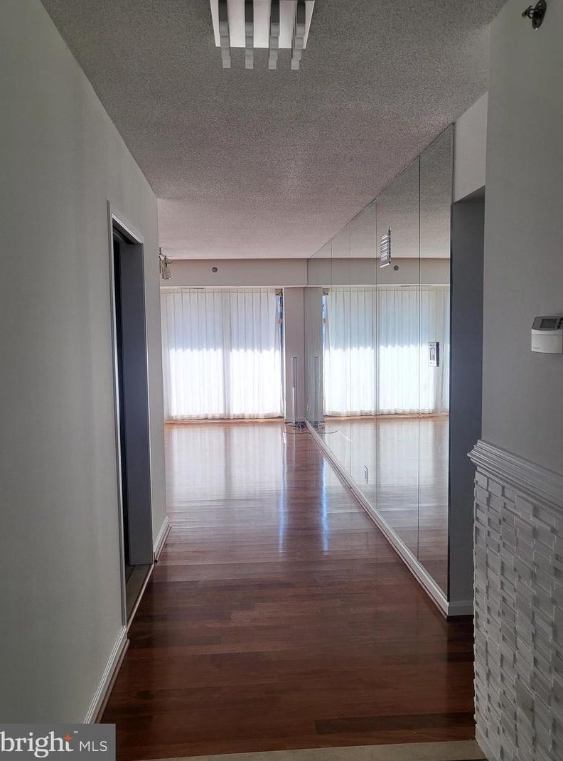 1200 Crystal Dr #1511, Arlington, VA 22202