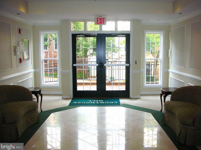 1320 N Wayne St #204, Arlington, VA 22201