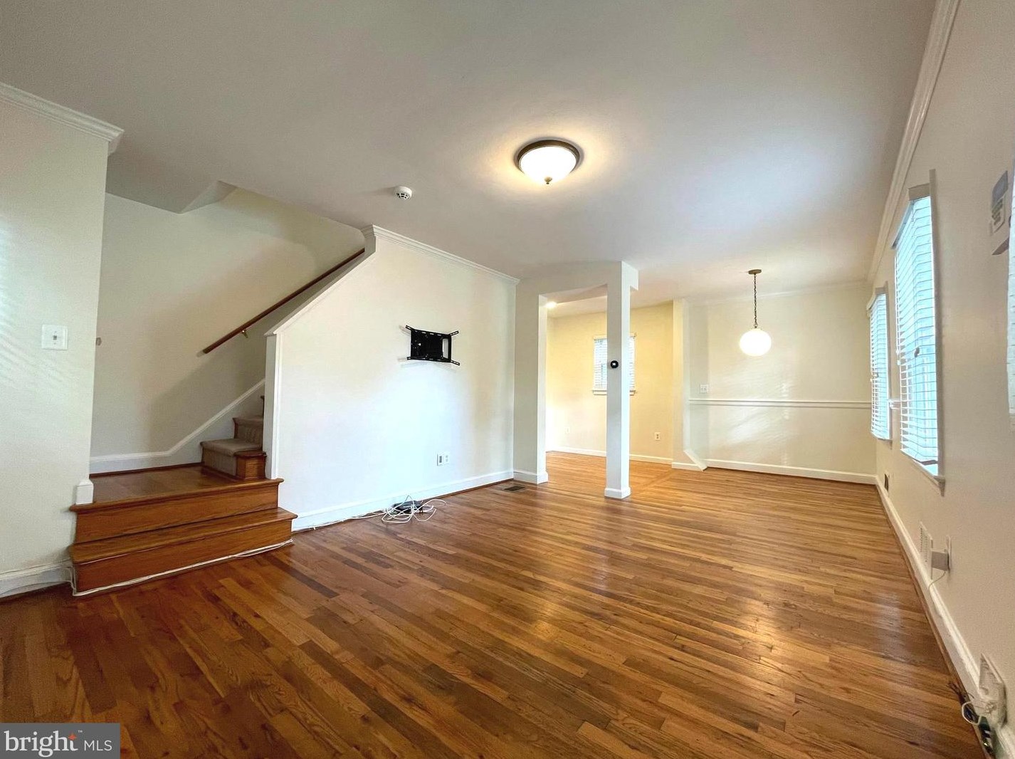 5252 11th St S, Arlington, VA 22205