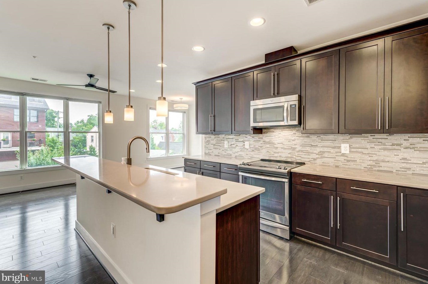 1107 S Walter Reed Dr #202, Arlington, VA 22204