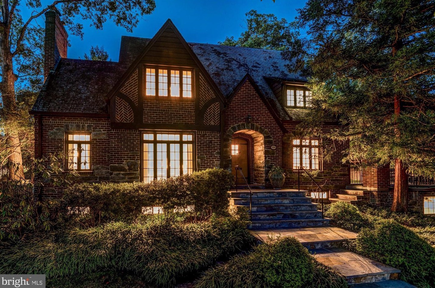 3201 Wakefield St, Arlington, VA 22207-4412