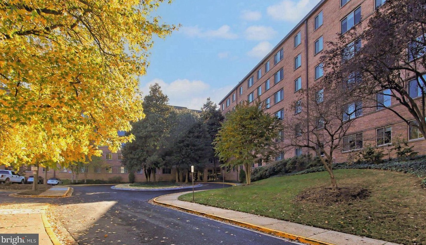 3000 Spout Run Pkwy #b601, Arlington, VA 22201