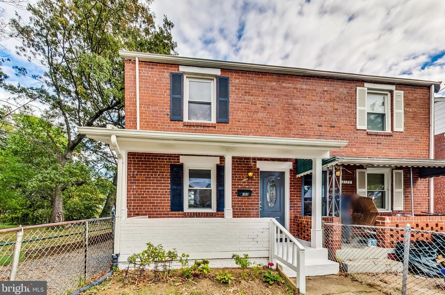 2121 Oxford St, Arlington, VA 22204-5415