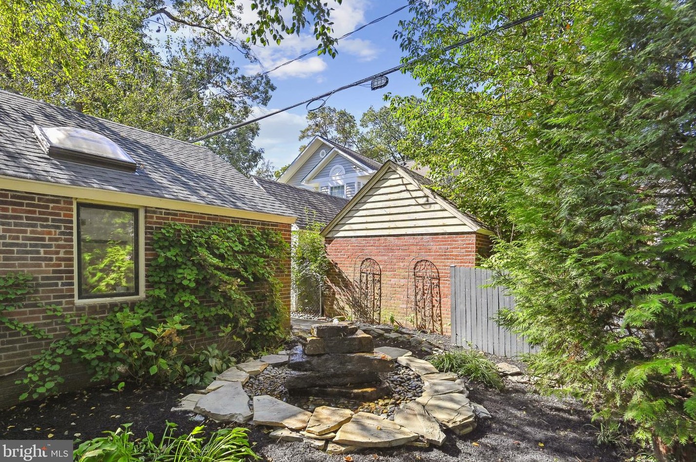 1406 Illinois St, Arlington VA 22205-2761 exterior