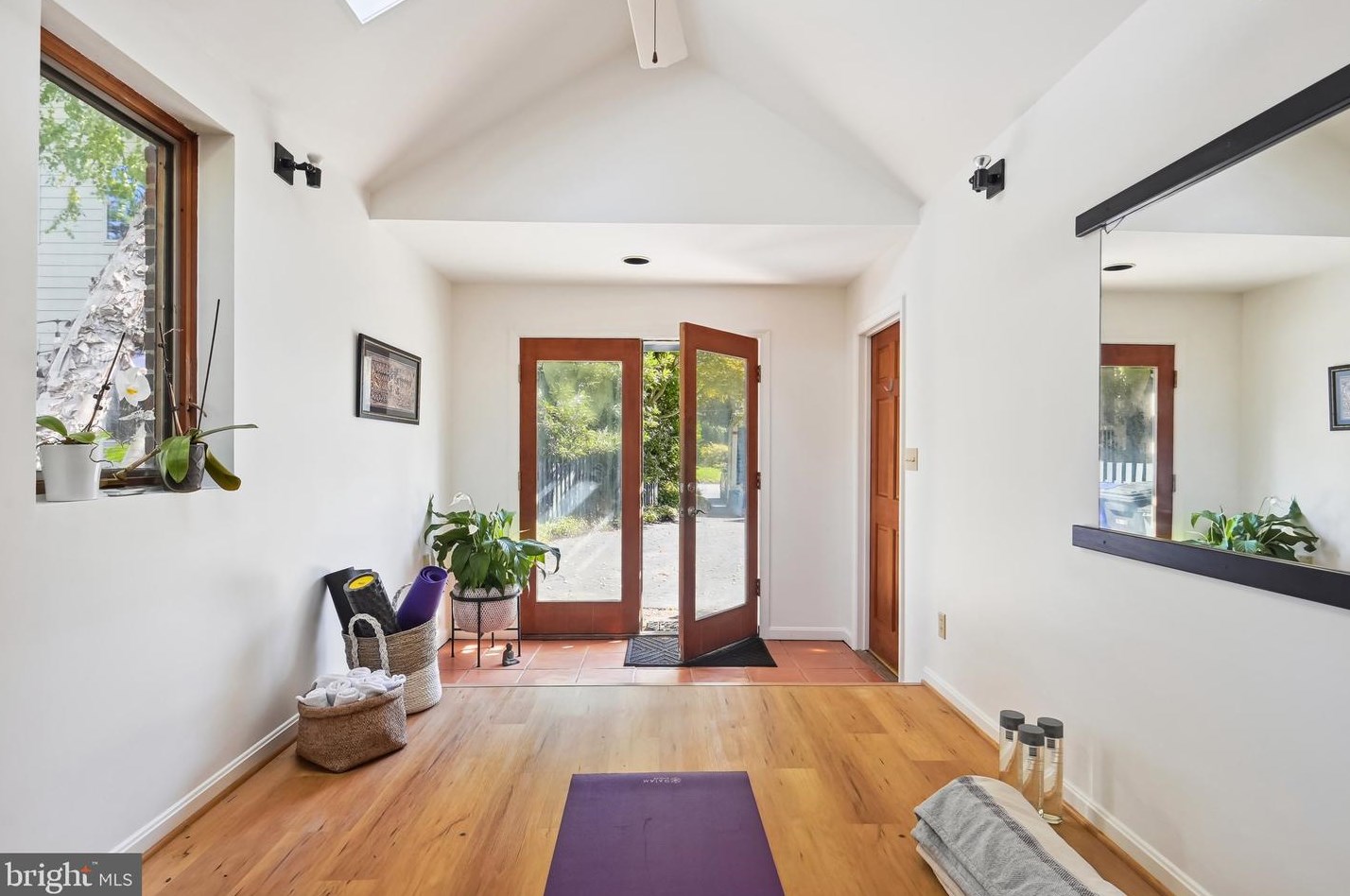 1406 Illinois St, Arlington VA 22205-2761 exterior