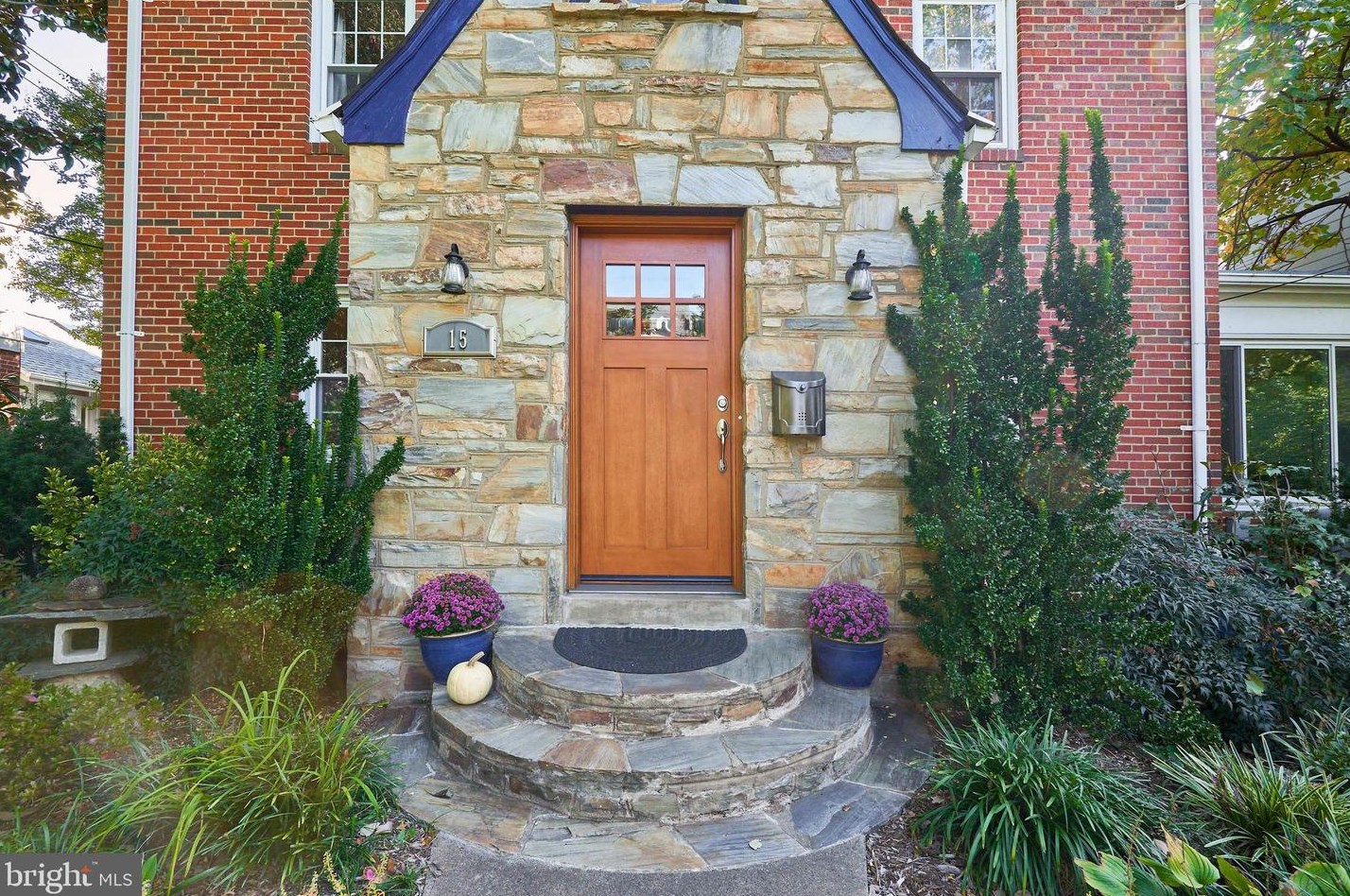 15 Fenwick St, Arlington, VA 22201-1015