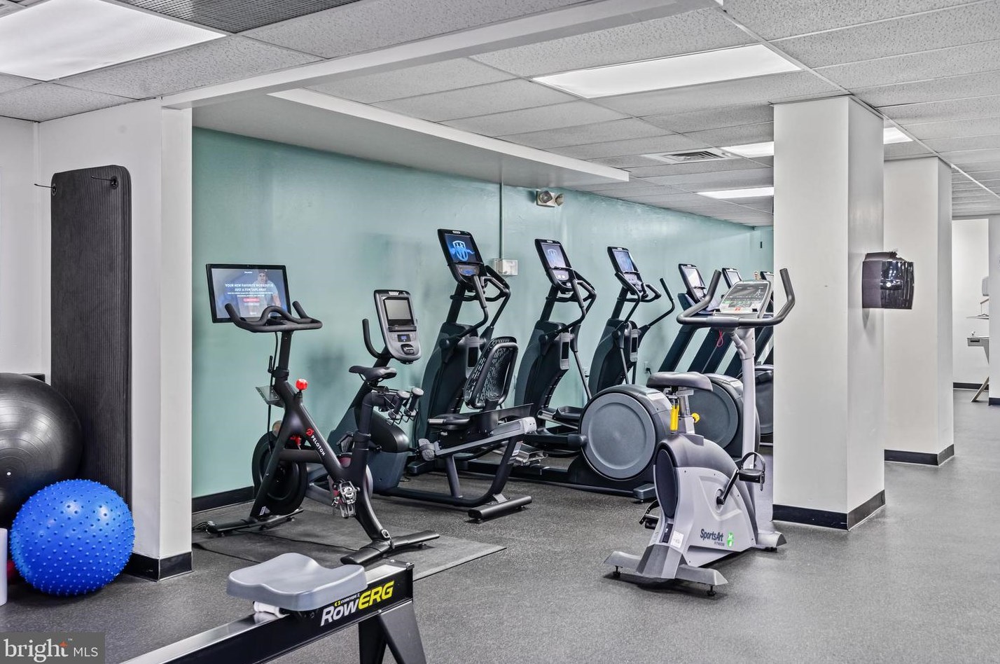 1200 Nash St, Arlington VA 22209-3616 exterior