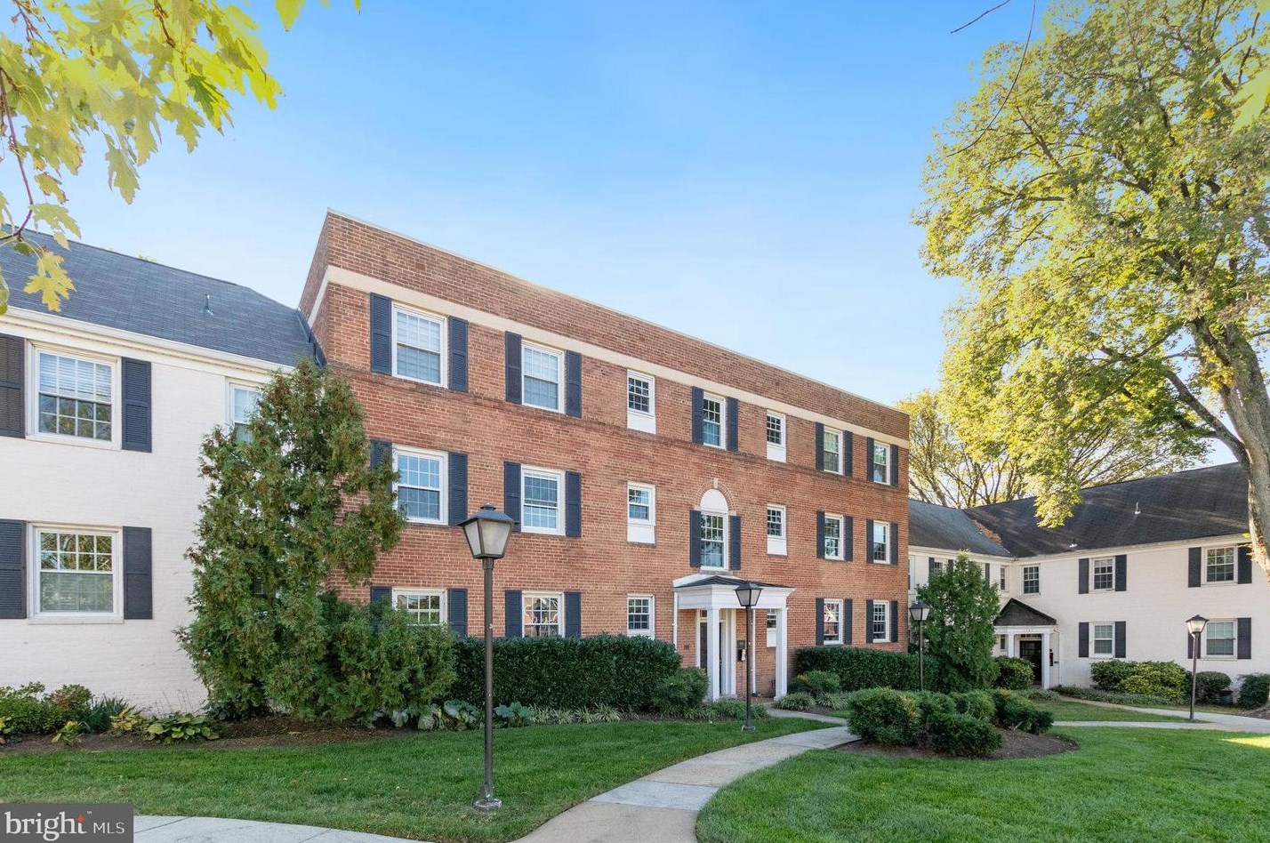 1303 S Walter Reed Dr #3201, Arlington, VA