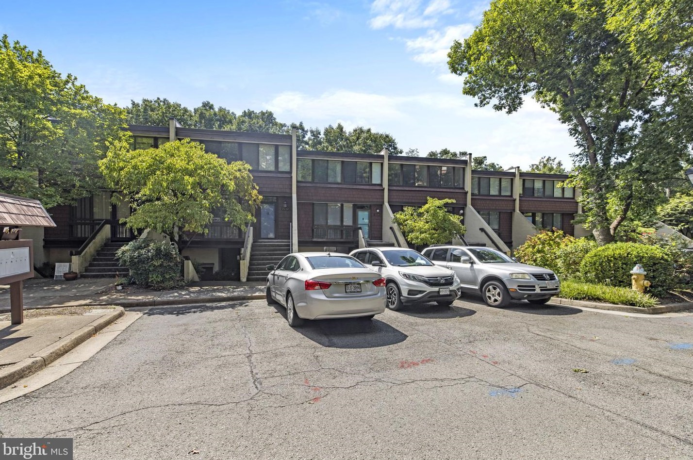 2230 Randolph St, Arlington VA  22204-5429 exterior