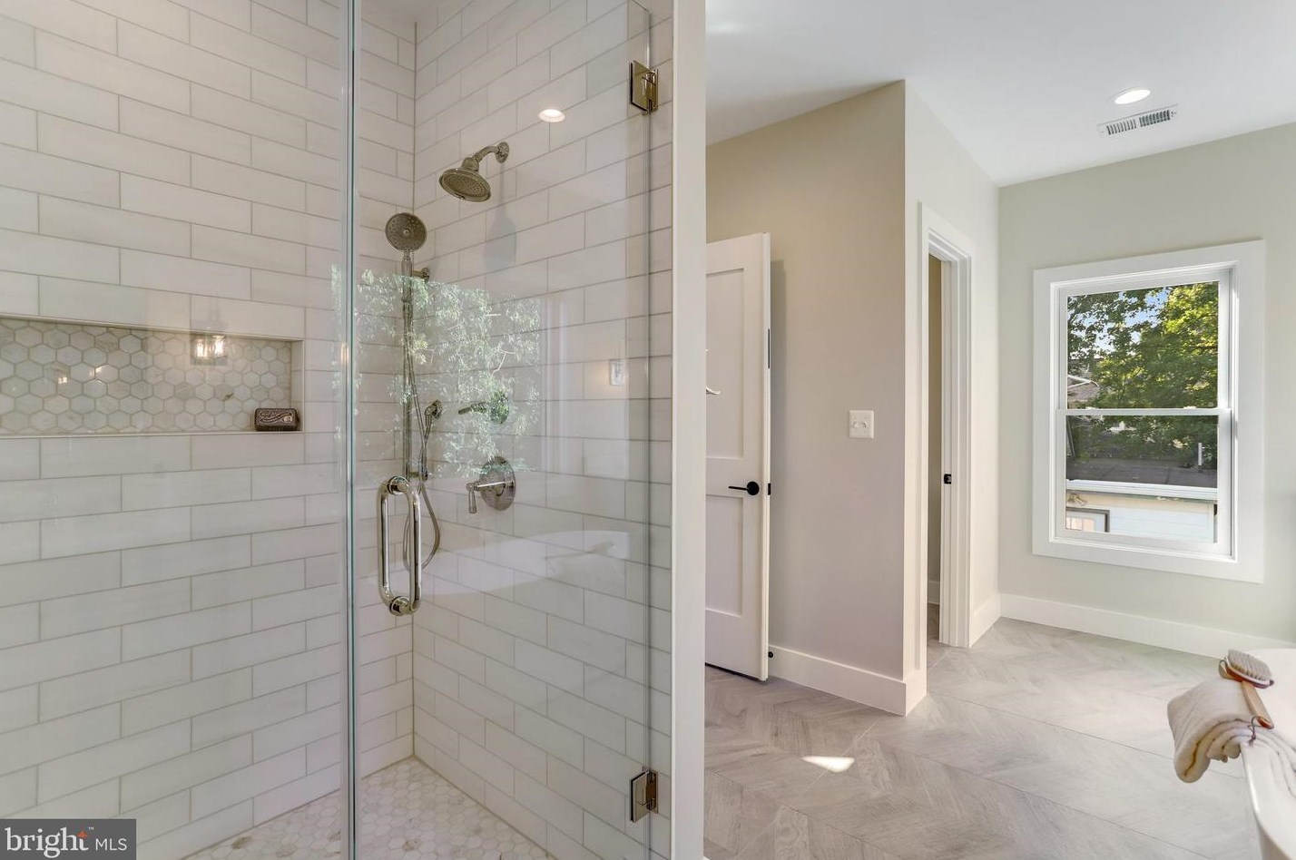 812 Edgewood St, Arlington VA  22201-1935 exterior