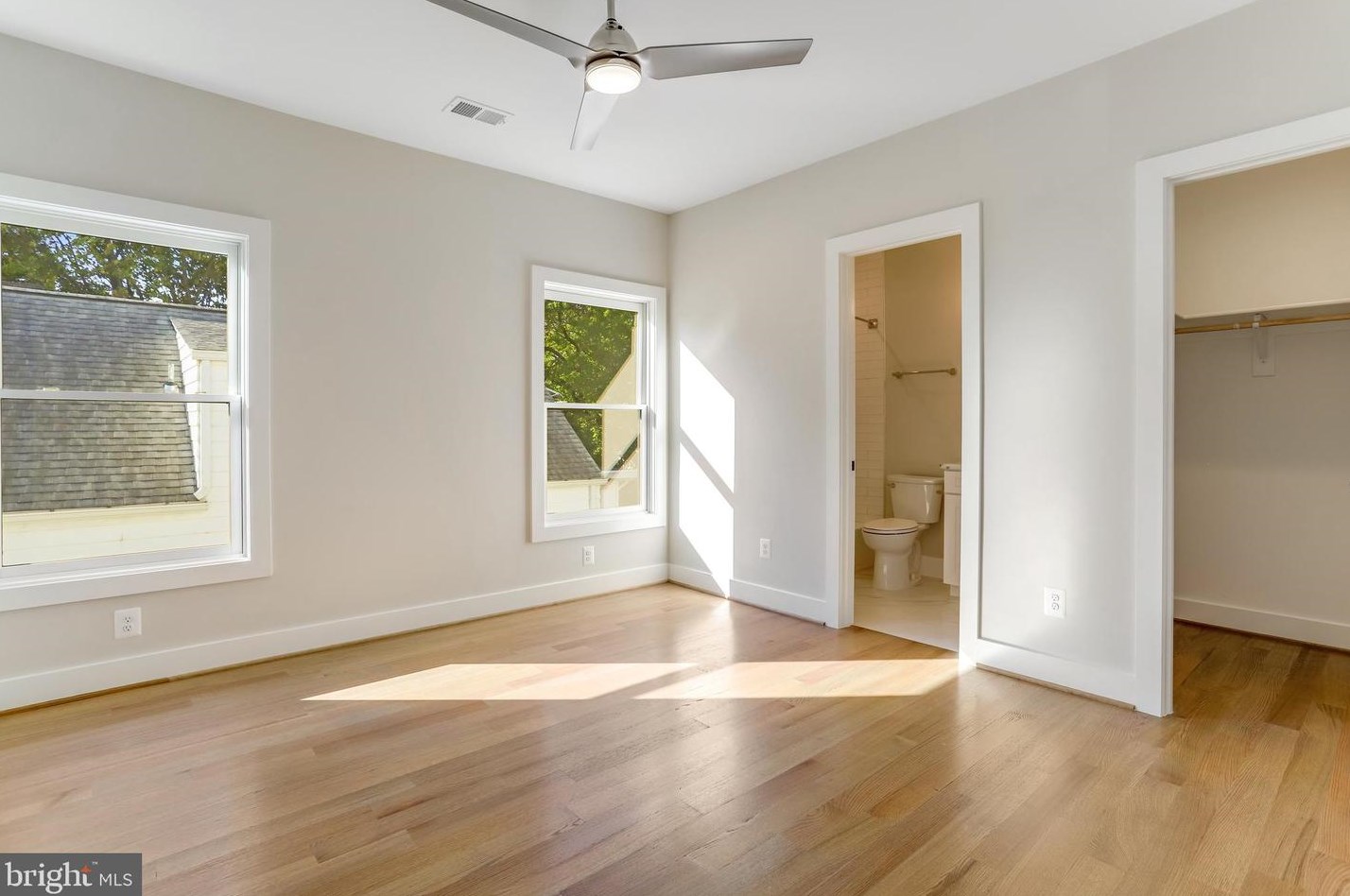 812 Edgewood St, Arlington VA  22201-1935 exterior