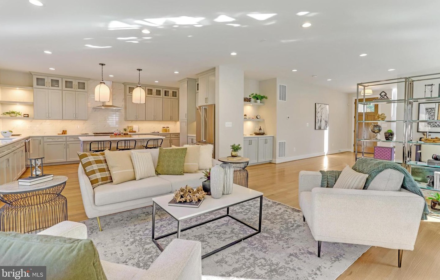 812 Edgewood St, Arlington VA  22201-1935 exterior