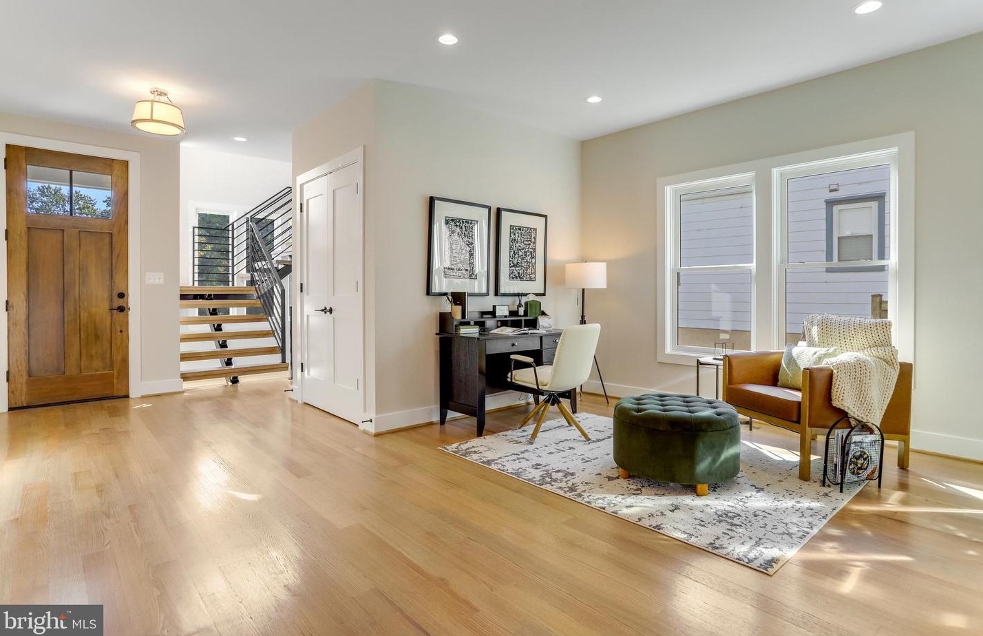 812 Edgewood St, Arlington VA  22201-1935 exterior