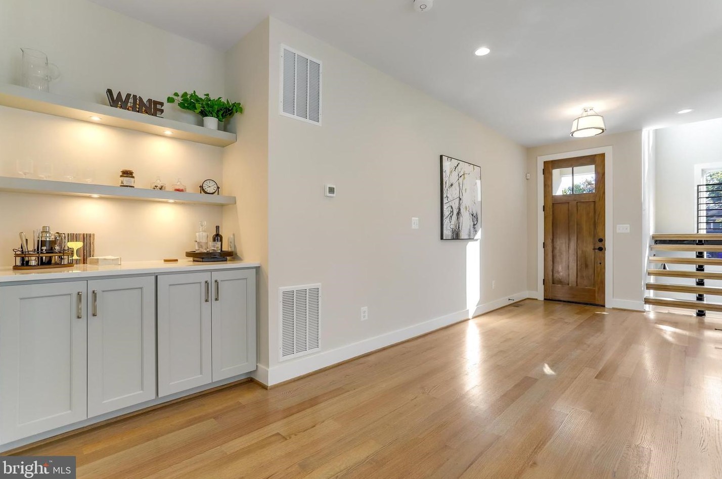 812 Edgewood St, Arlington VA  22201-1935 exterior