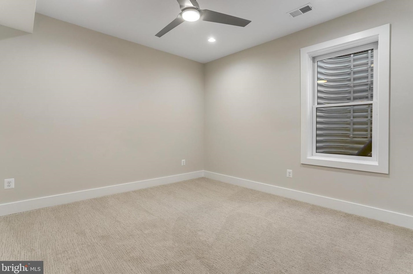 812 Edgewood St, Arlington VA  22201-1935 exterior