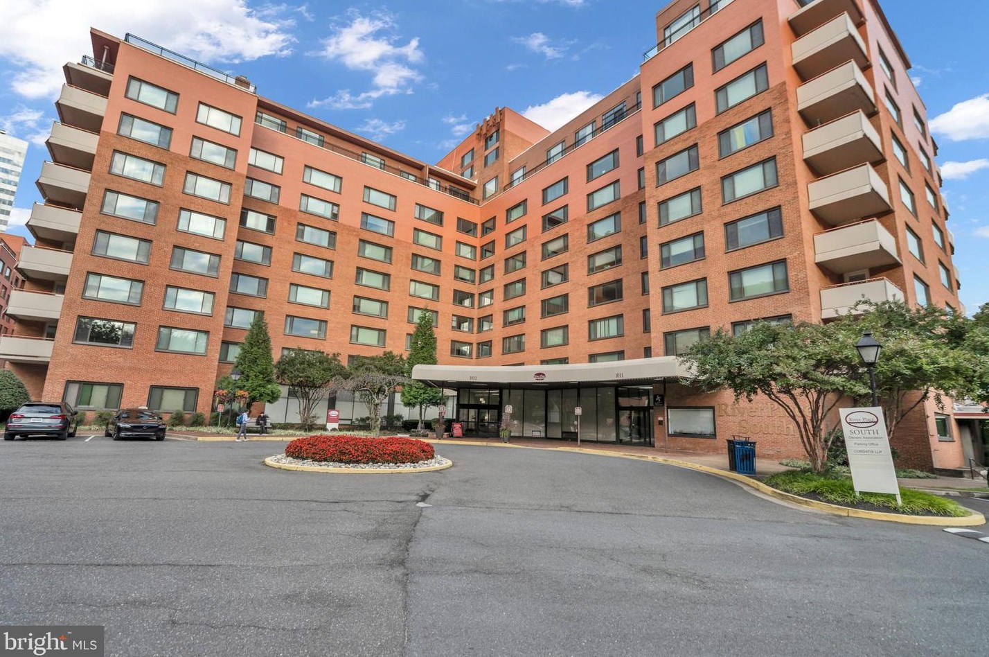 1011 Arlington Blvd, Arlington, VA 22209