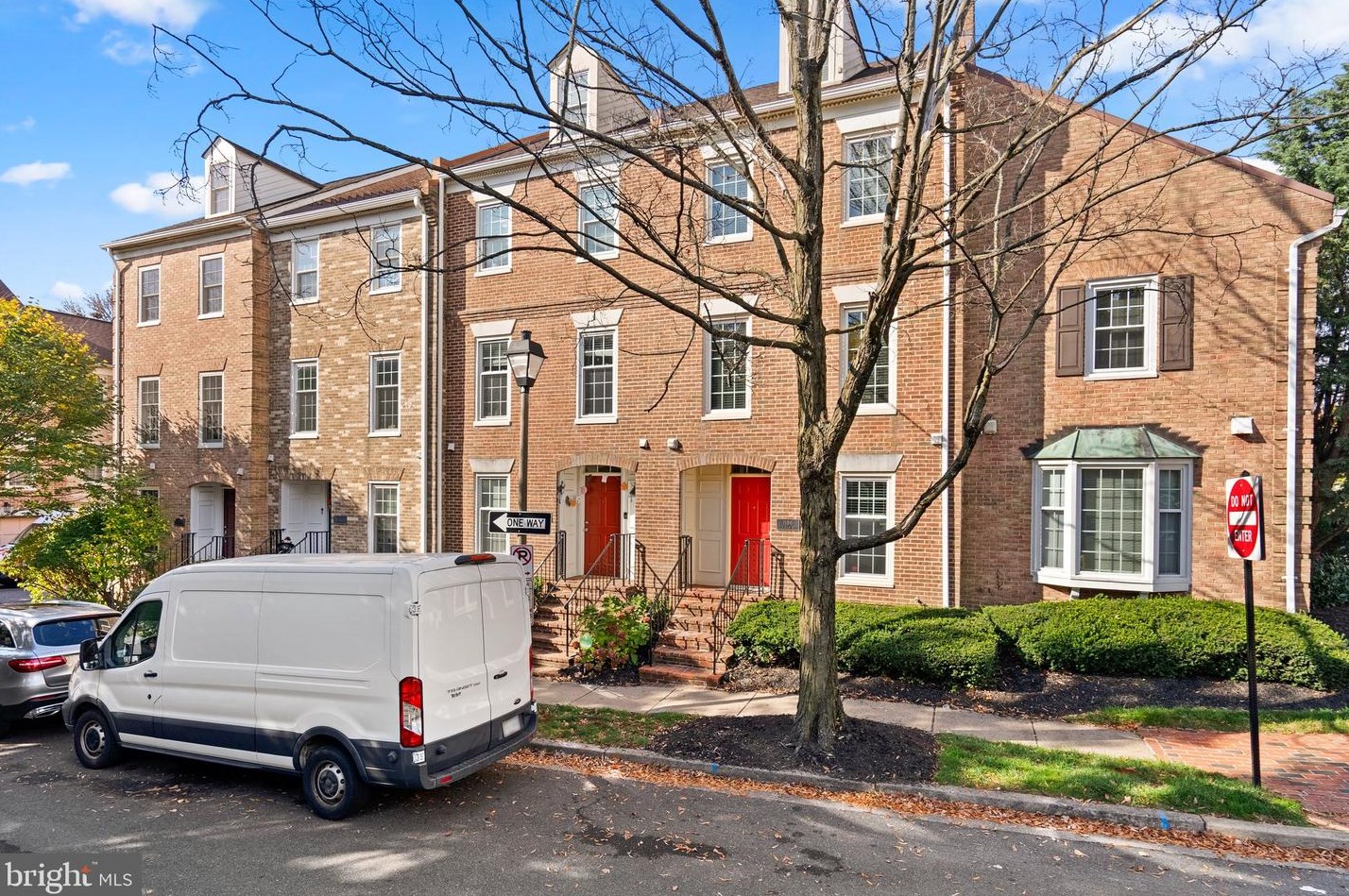 1186 N Utah St, Arlington, VA 22201