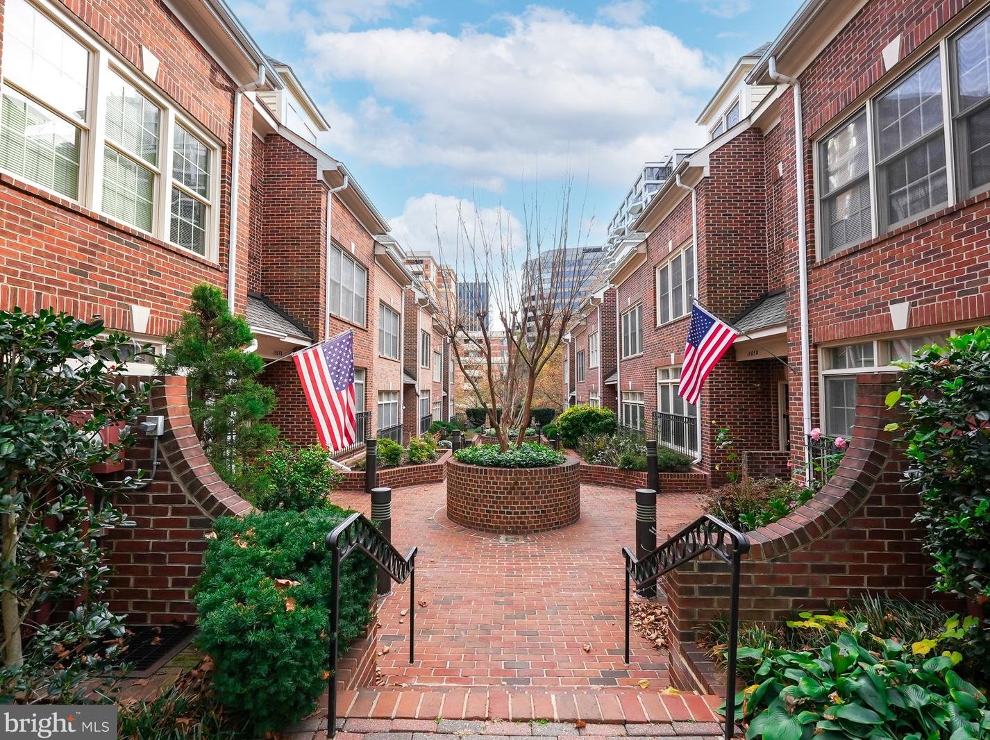 1505 Colonial Ter, Arlington VA  22209-1440 exterior