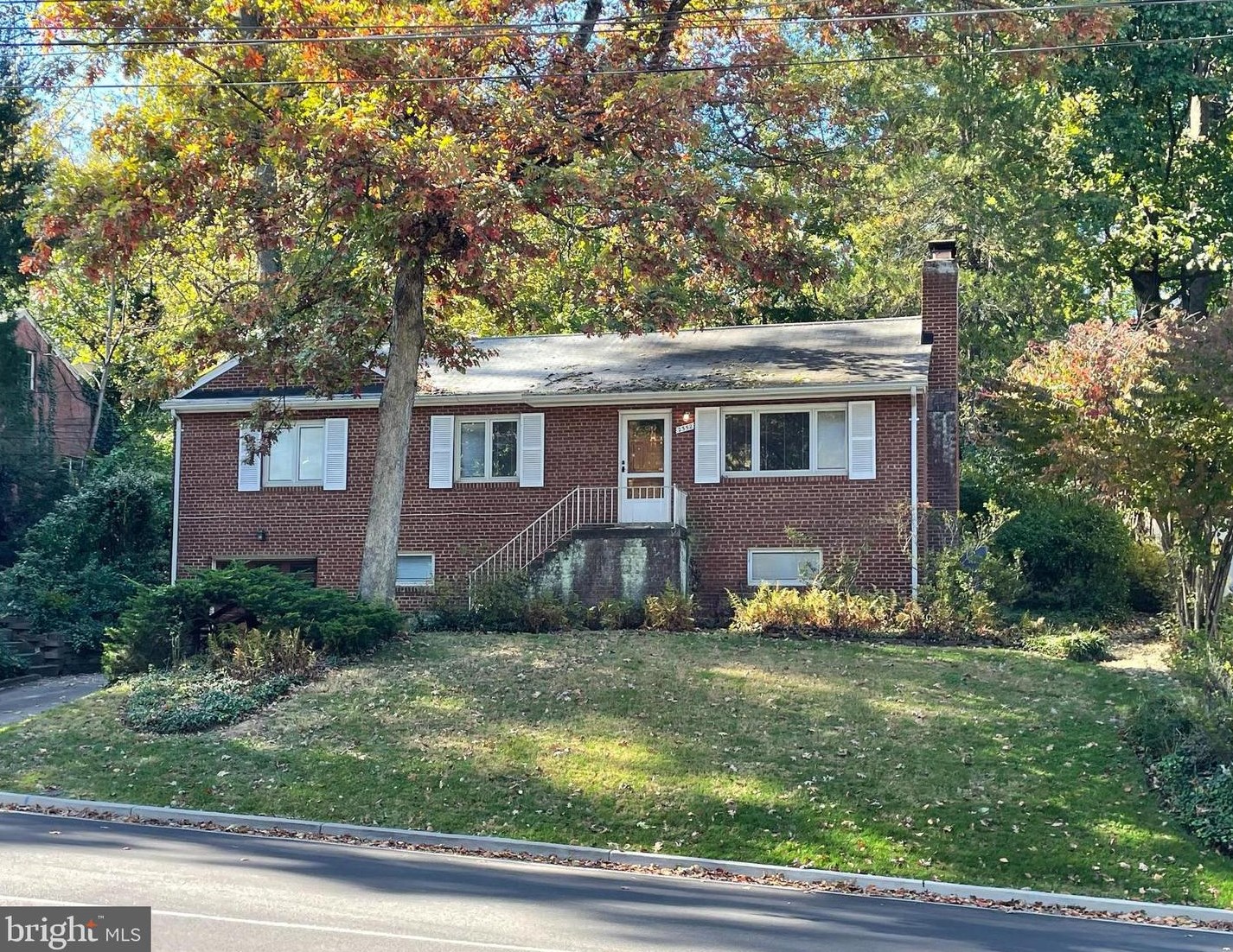 2352 Vermont St, Arlington, VA 22207-4058