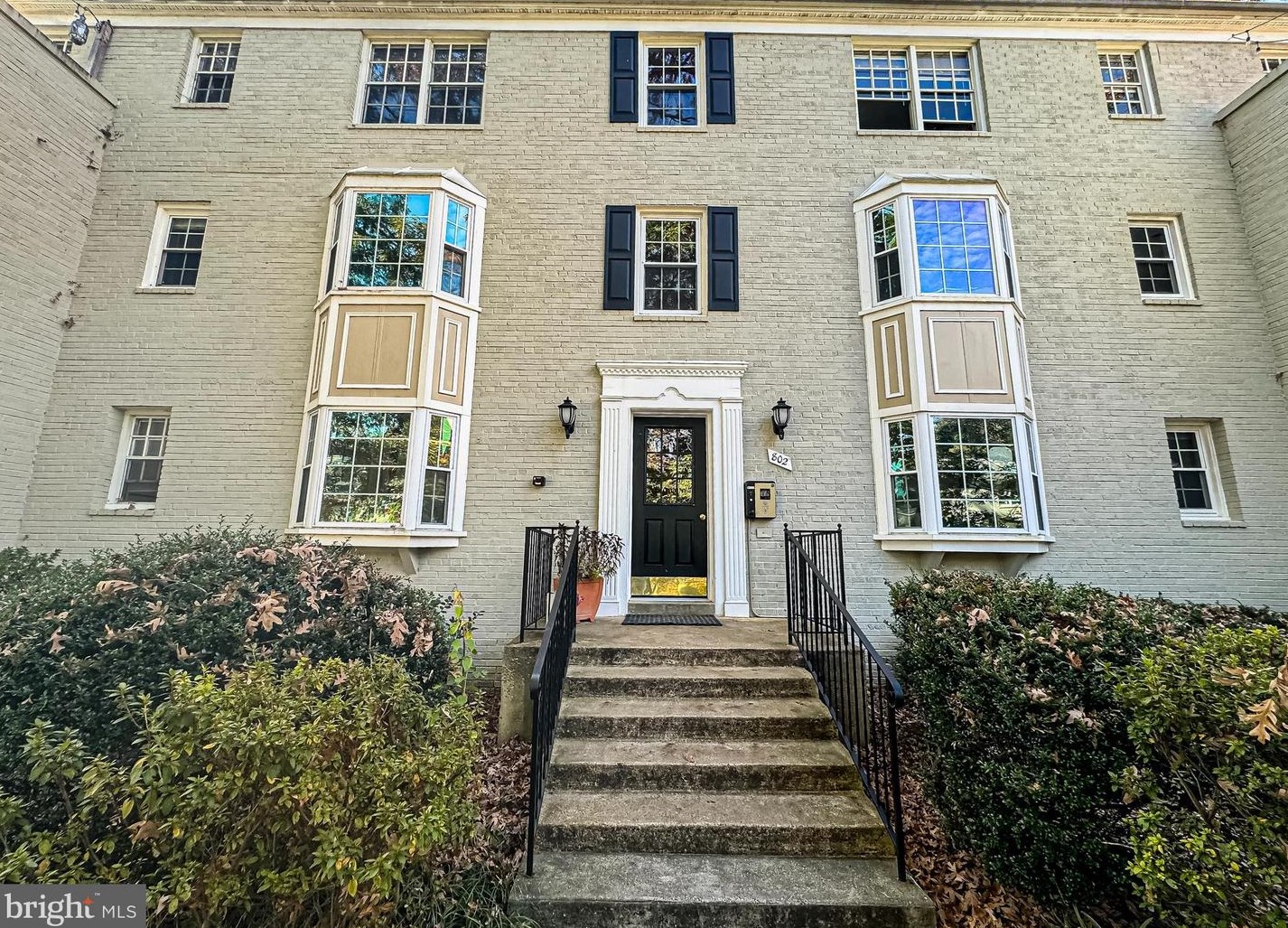 802 S Arlington Mill Dr Apt 202, Arlington, VA 22204