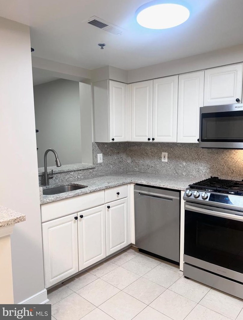 1045 N Utah St #2-605, Arlington, VA