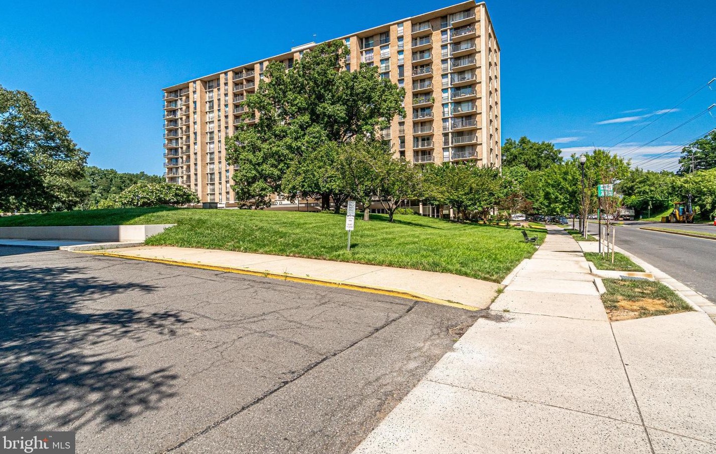 4600 S Four Mile Run Dr #841, Arlington, VA 22204