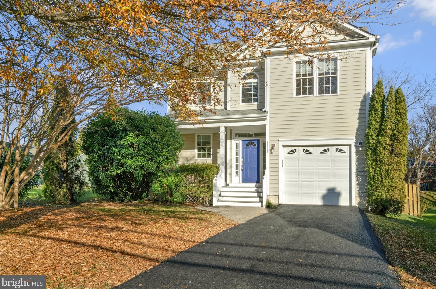 1717 Edison St, Arlington, VA 22207-1935