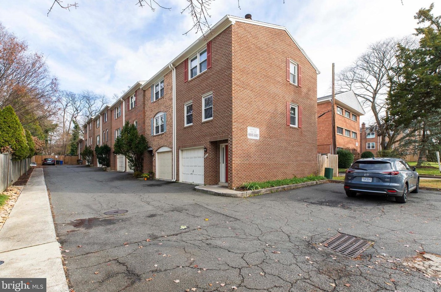 6861 Washington Blvd, Arlington, VA 22213