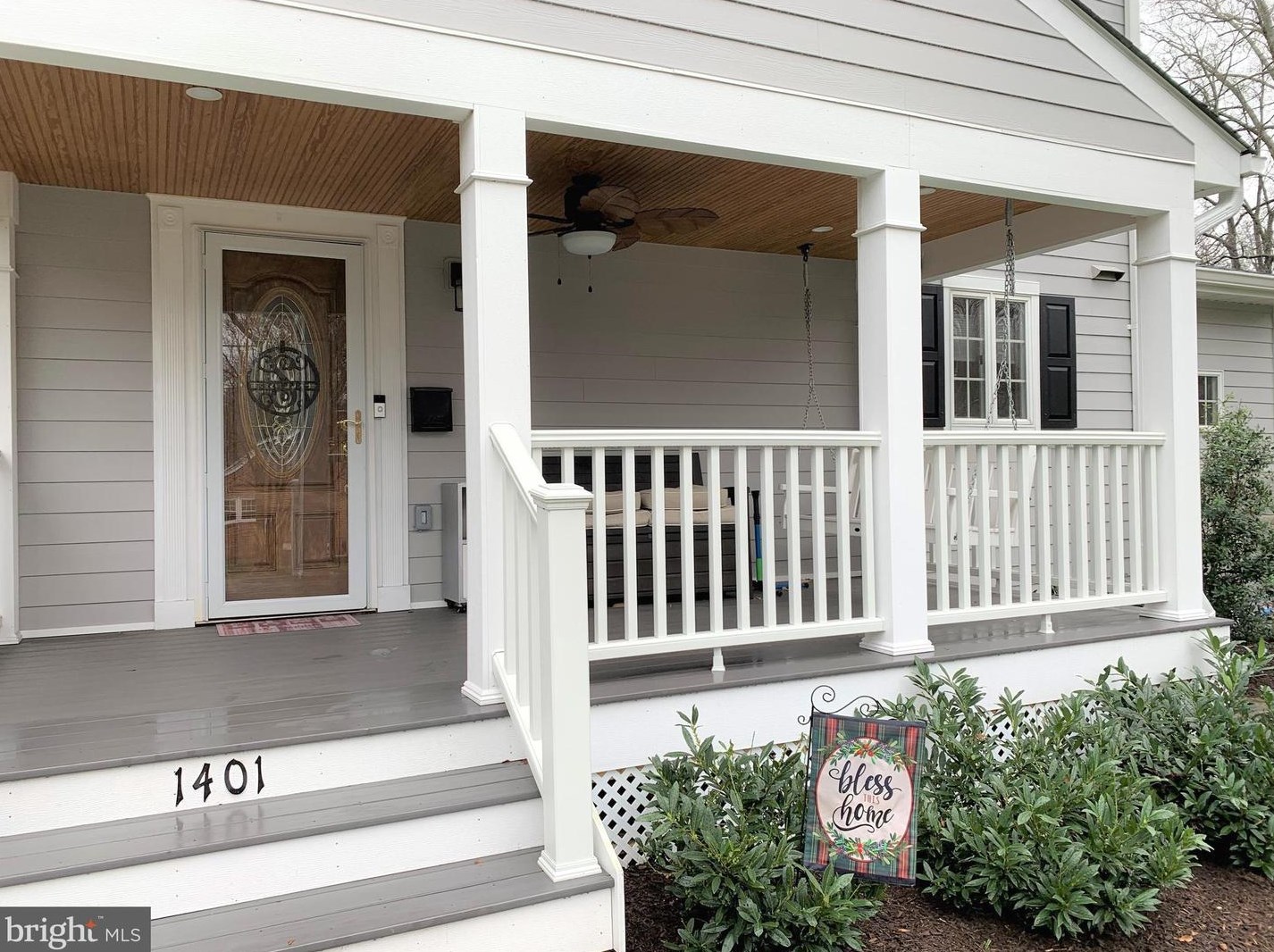 1401 Nicholas St, Arlington VA  22205-2210 exterior