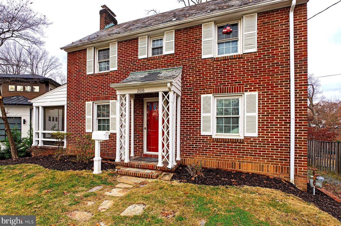 2616 Joyce St, Arlington, VA 22202-2214